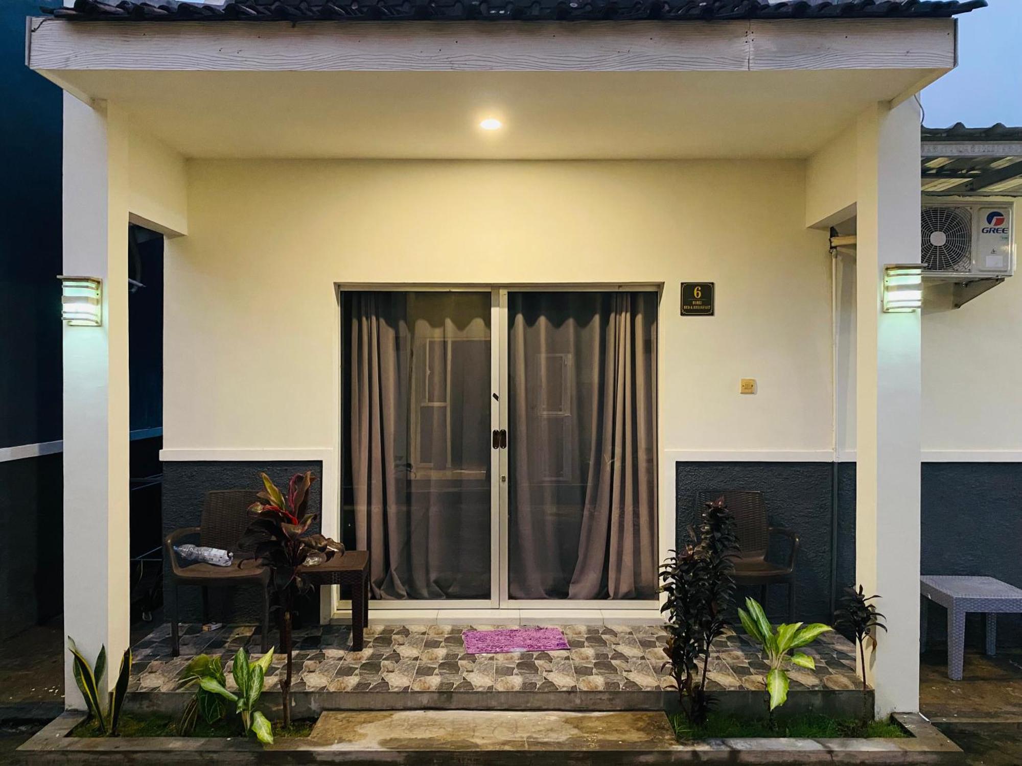 Robiu Bed & Breakfast Banyuwangi  Exteriér fotografie